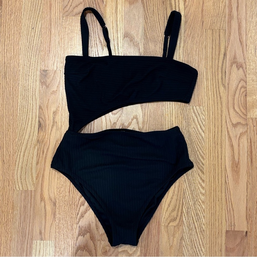 🖤 Trendy Shade‎ & Shore Women’s Black Cutout One Piece Bathing Suit - Like New!